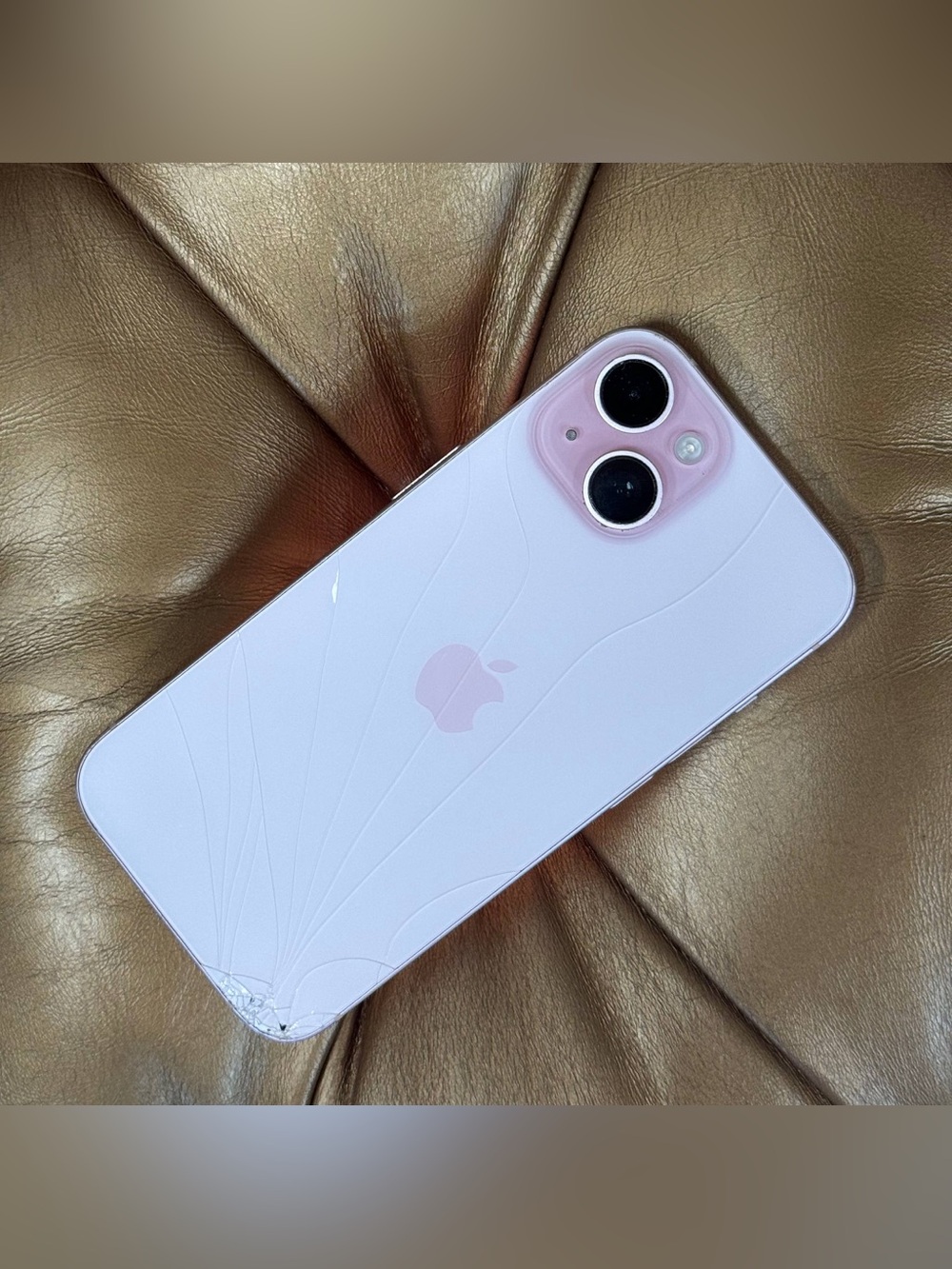 Apple iPhone 15 A2846 - Pink - 128GB (LOCKED) - 89% BH - Cracked